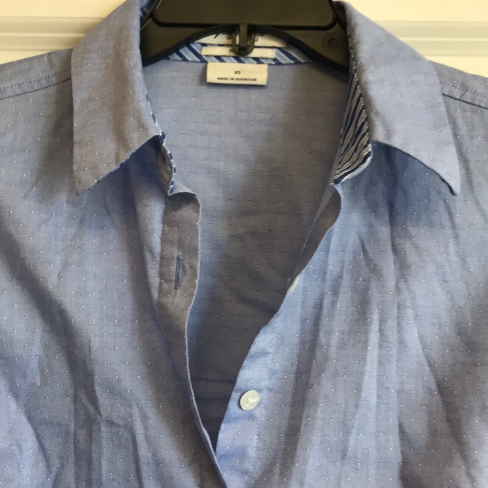 Button down - Picture 2 of 2
